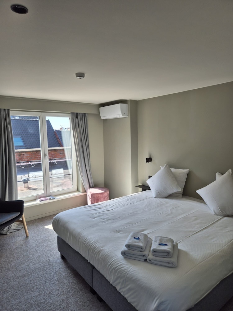 Quad Suite photo 2