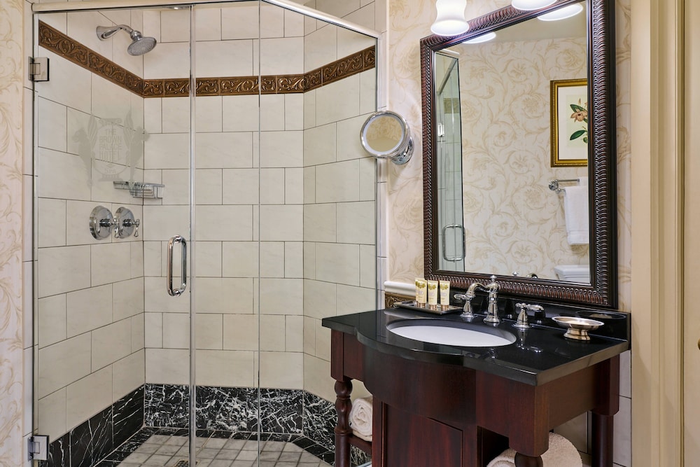 Signature Room, 1 King Bed, City View thumbnail 6