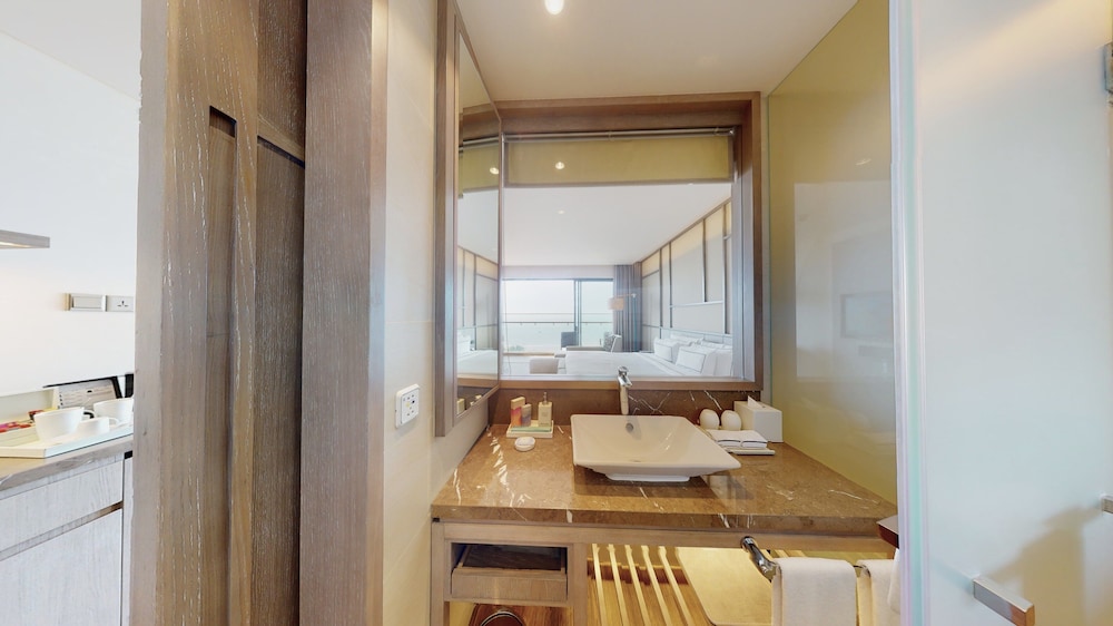 Deluxe Room Ocean View - Photo 5