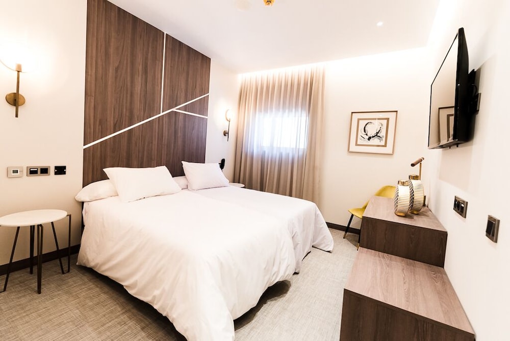 Classic Twin Room (Ansares) - Photo 1