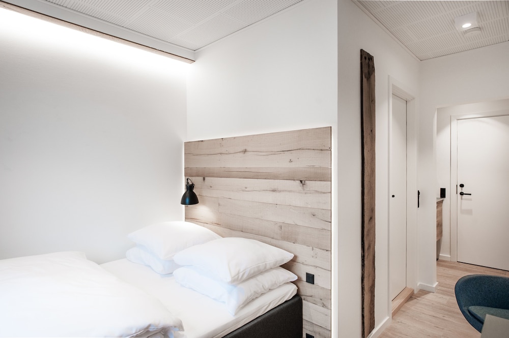 Economy Double Room, 1 Double Bed, Non Smoking photo 3