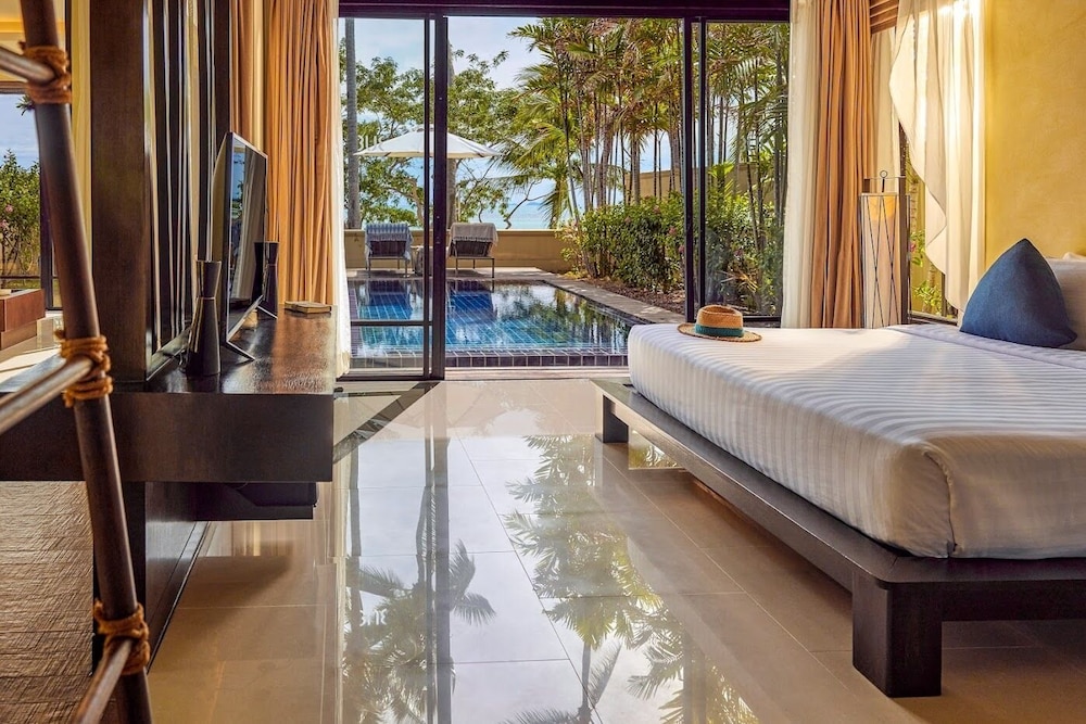 Beachfront Deluxe Villa Private Pool