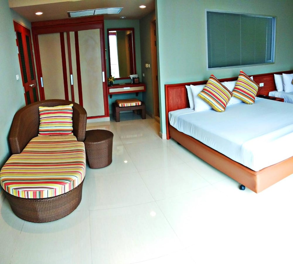 Royal Family Suite - Photo 2