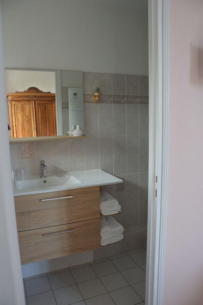 Double Room (Petite Champagne) photo 3