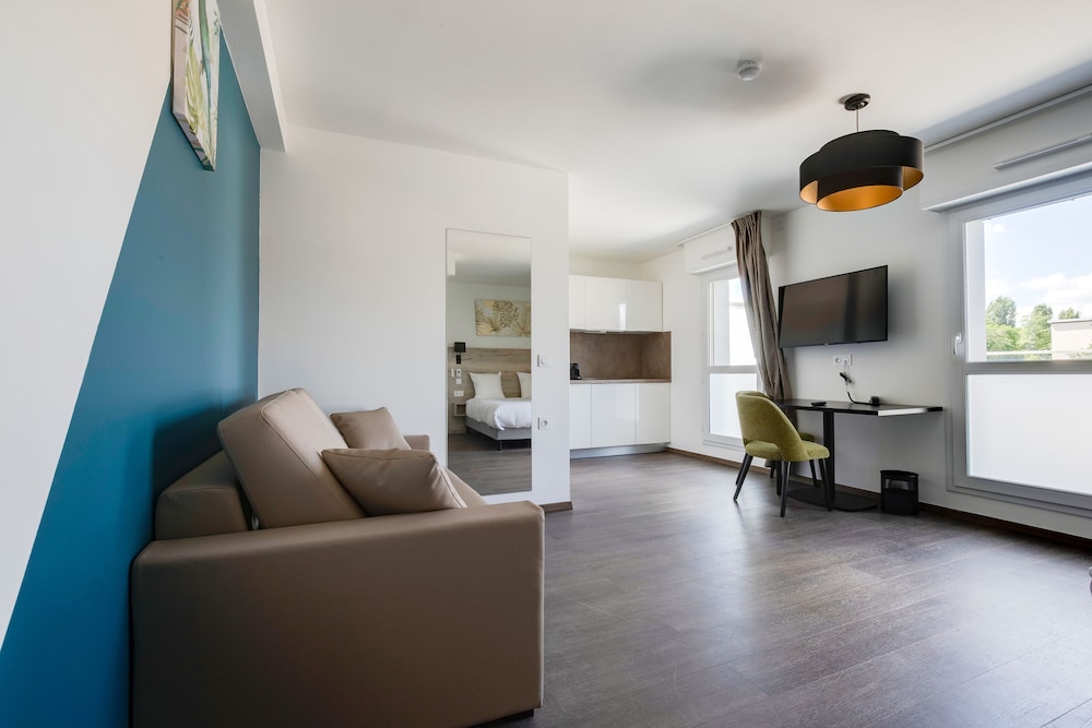 Executive Studio, 1 Queen Bed with Sofa bed, Terrace