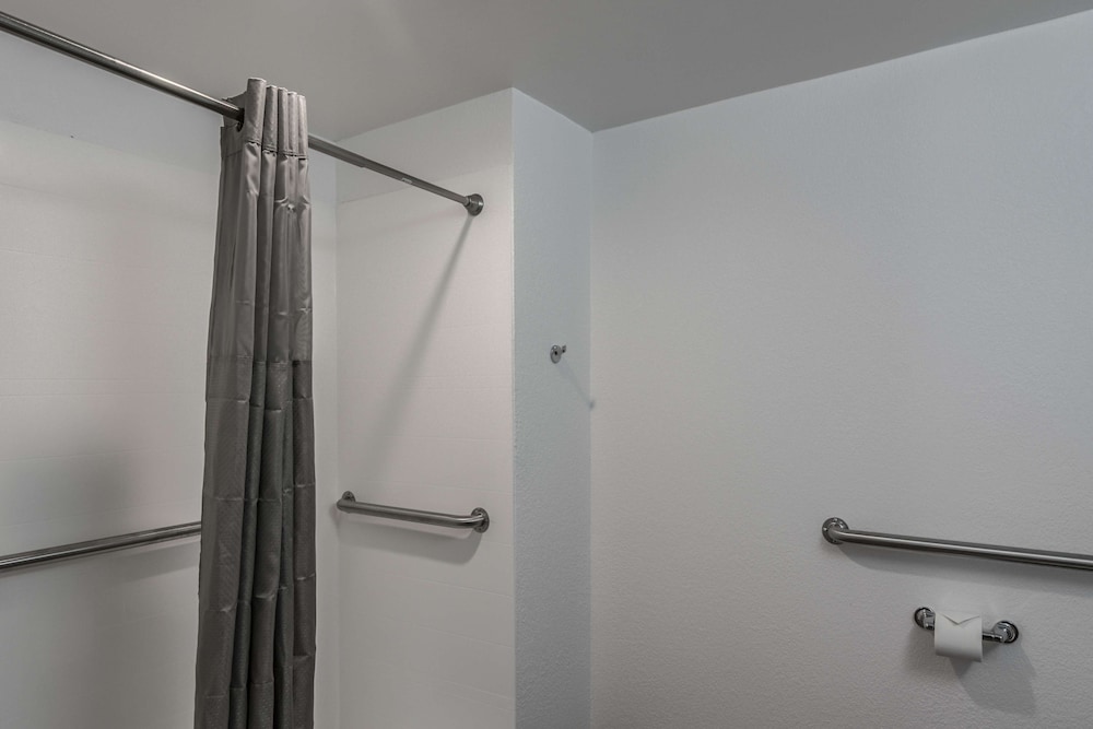 Modern, Standard Room, 2 Queen Beds, Non Smoking photo 2