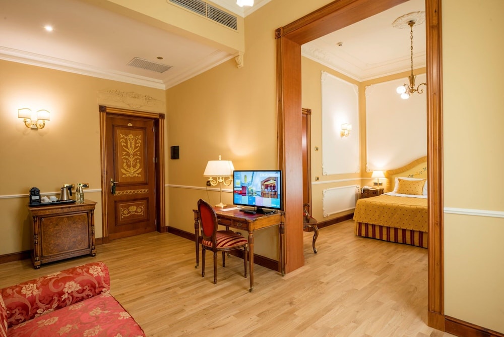 Junior Suite - Photo 1