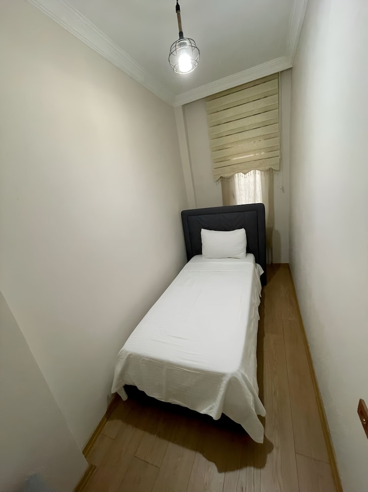 Superior Suite, 3 Bedrooms, Non Smoking, Balcony photo 3