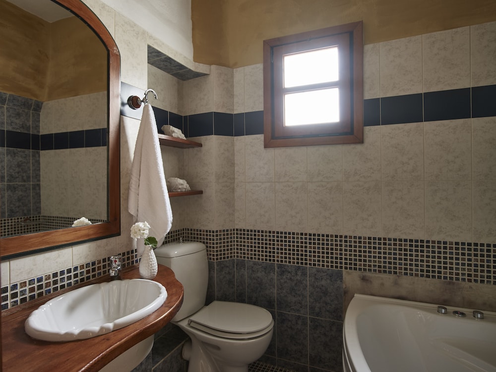 Superior Triple Room photo 2