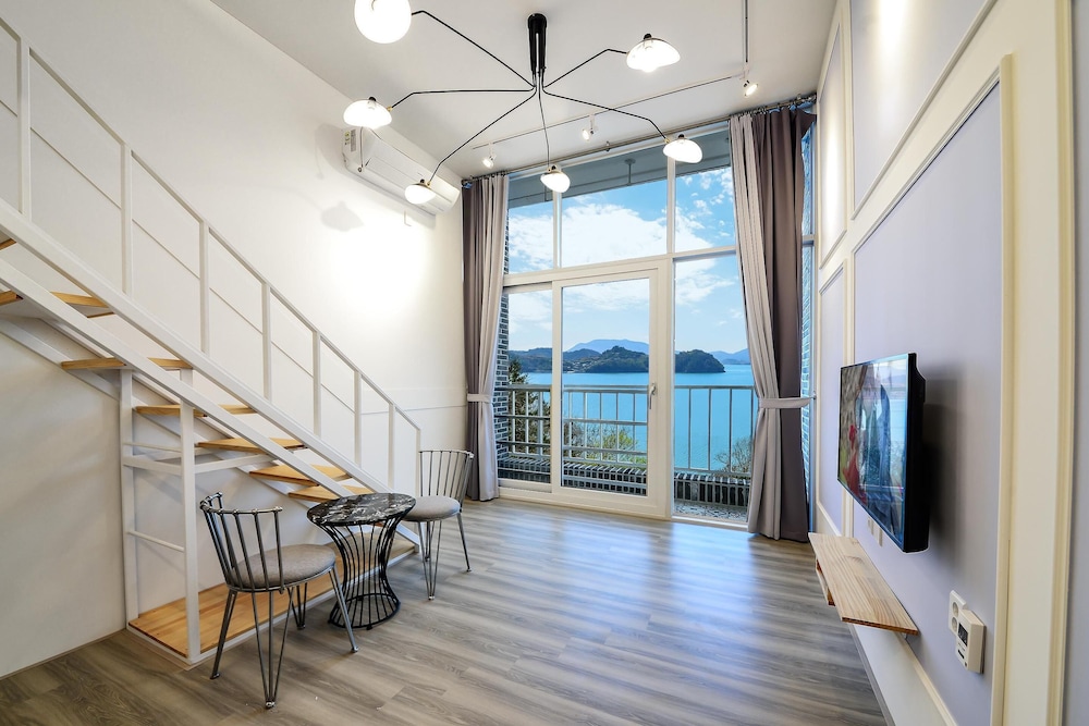 Basic Room, 1 Bedroom (A201) - Photo 2