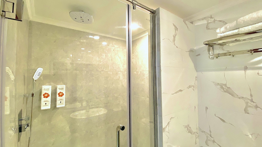 Deluxe Triple Room, Balcony, City View photo 3