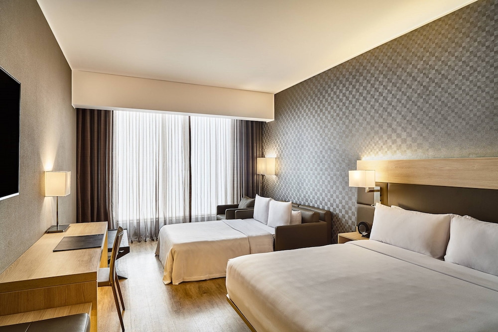 Junior Suite, 1 King Bed, Oceanfront - Photo 2