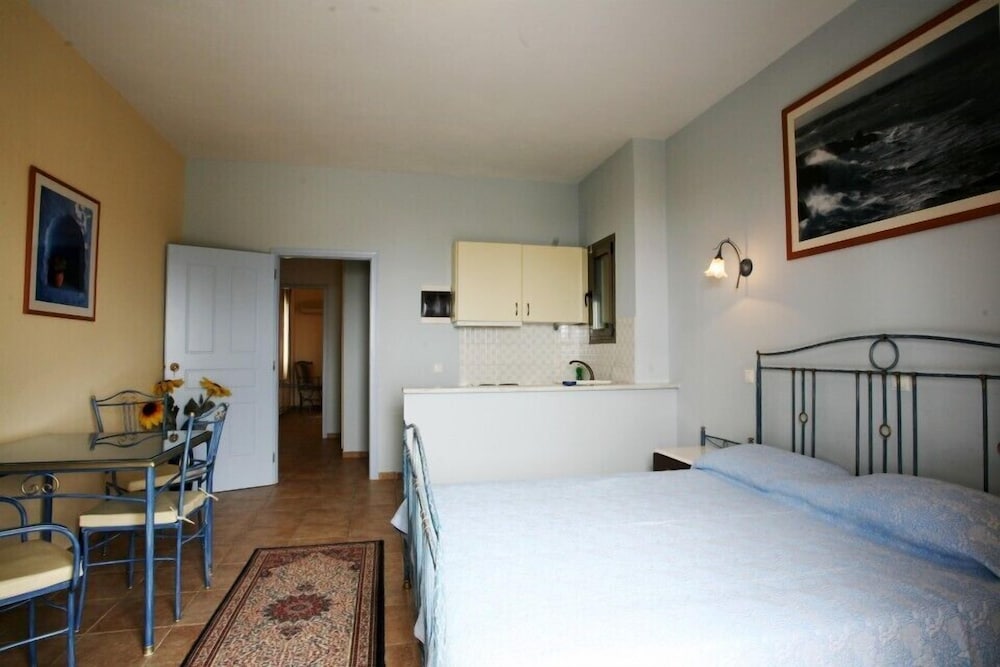Family Apartment, Sea View photo 3