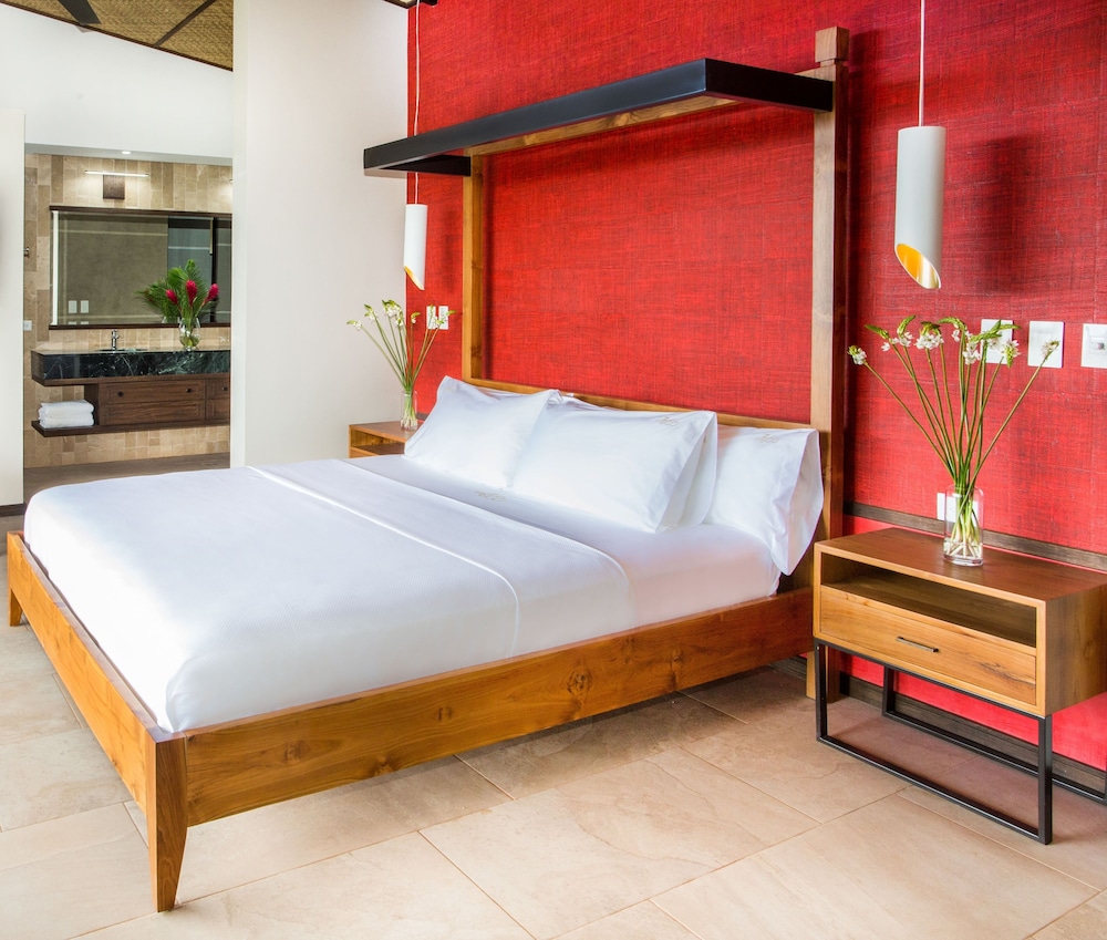 Sunrise Premium Villa, 1 King Bed, Balcony, Ocean View