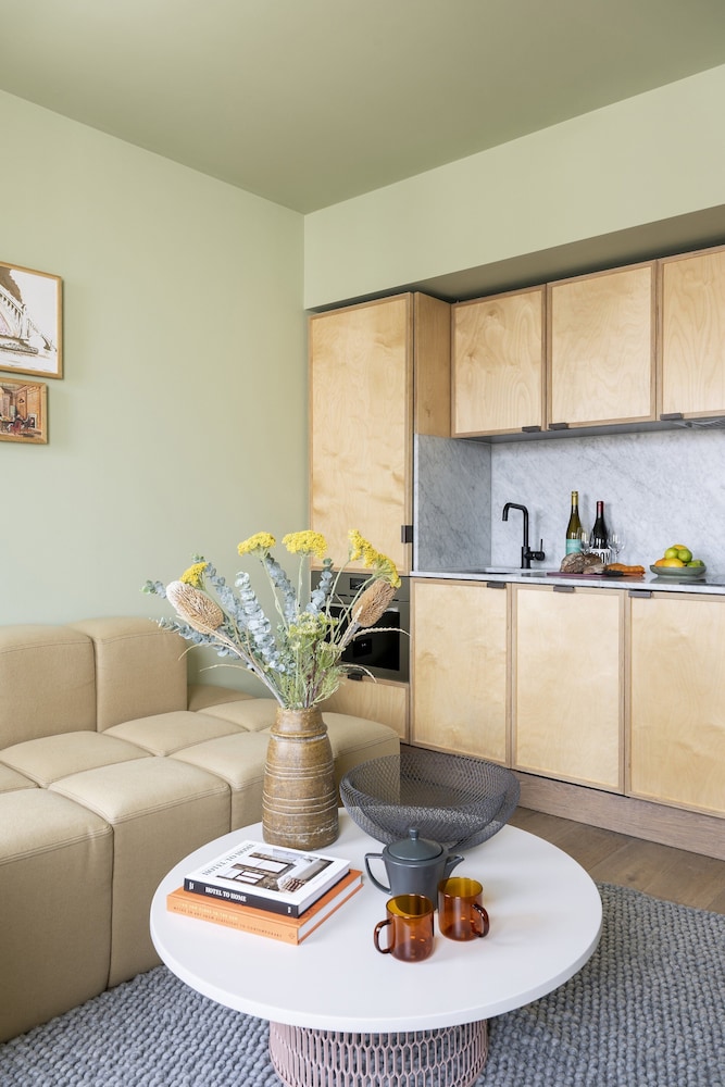 One Bedroom Open Plan Apartment thumbnail 6