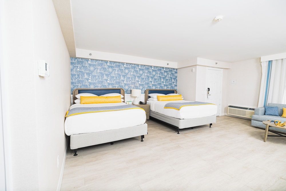 Standard Double Room, 2 Queen Beds, Bathtub Grab Bars, City View - Photo 1