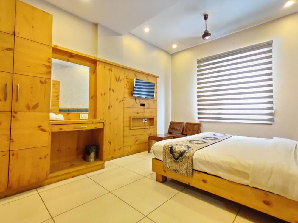 Deluxe Room, City View