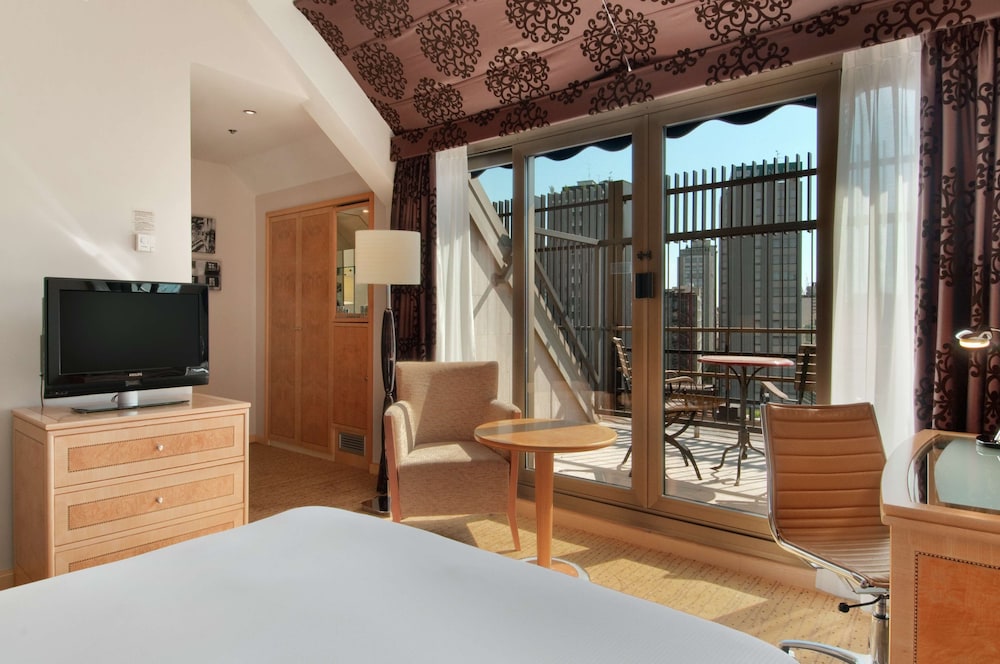 Executive Room, 1 King Bed, Club Lounge Access