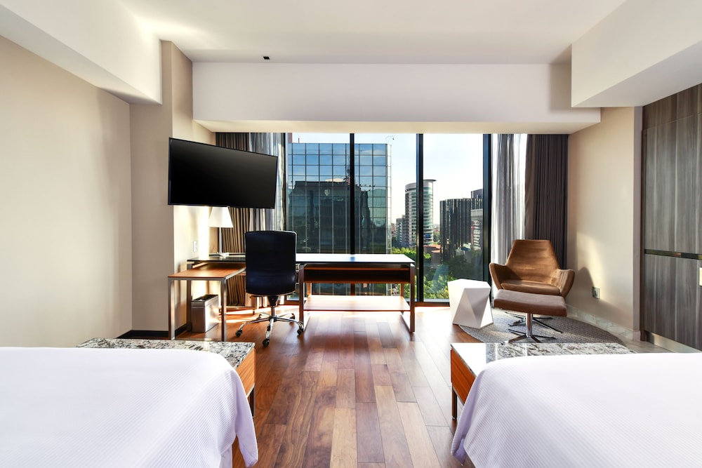 Available room thumbnail 5