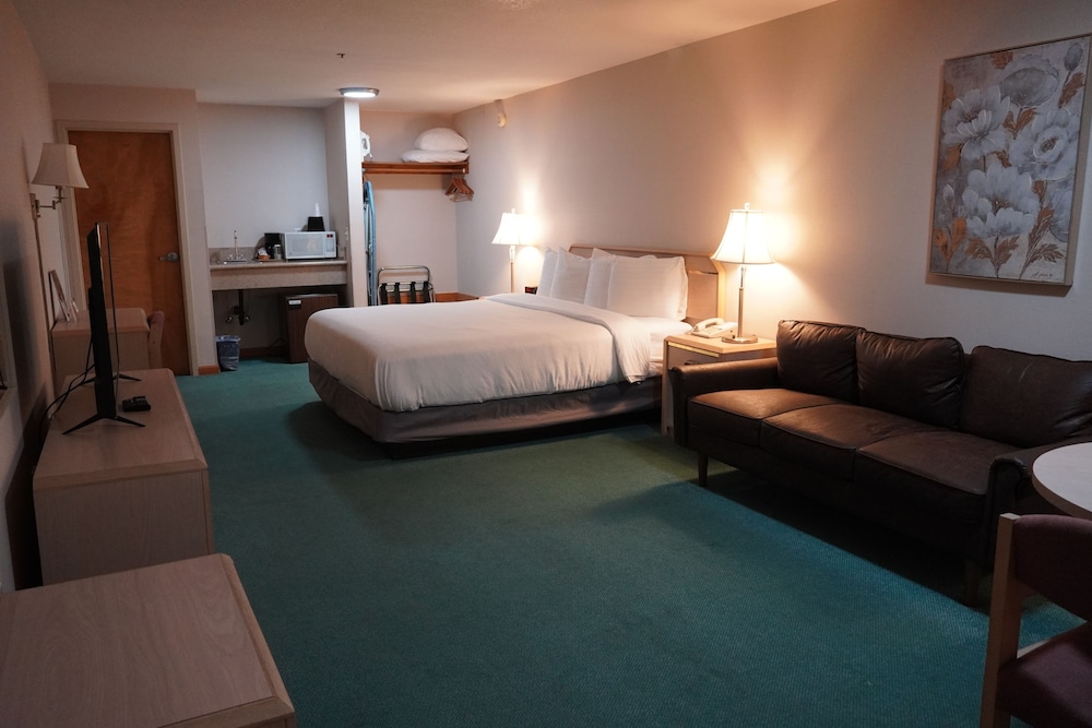 Deluxe Room, 1 King Bed, Non Smoking, Hot Tub photo 3