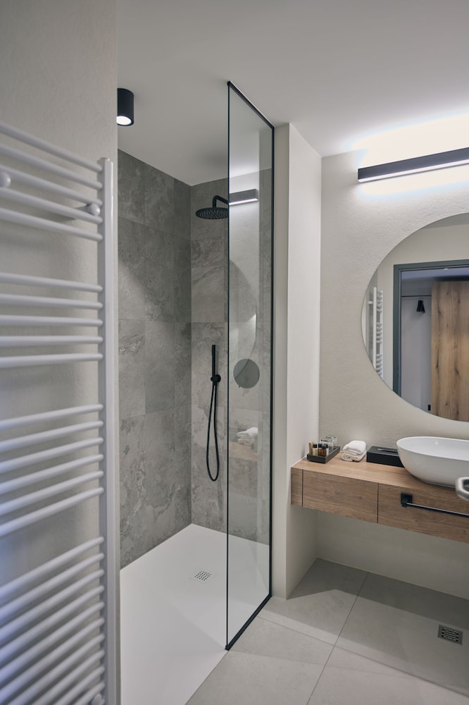 Standard Double or Twin Room - Photo 5