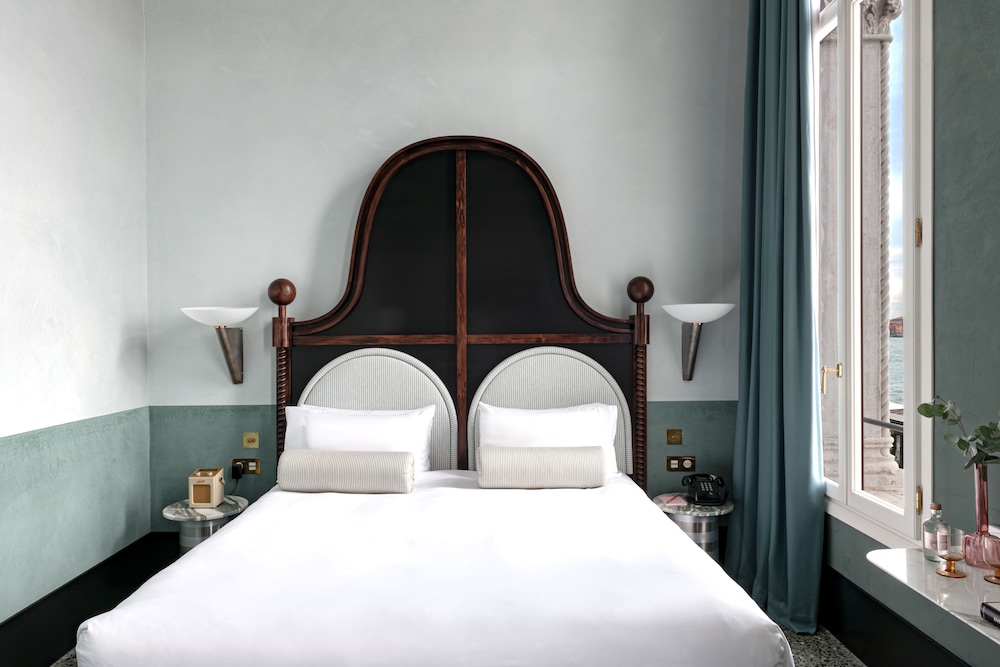 Deluxe Room, Canal View (Ognissanti)