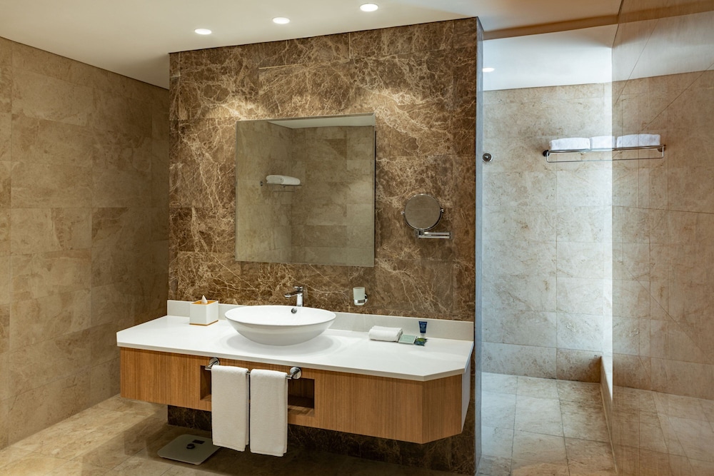 Junior Suite, (20% Discount on F&B outlet, A bottle of selected Beverage) photo 3
