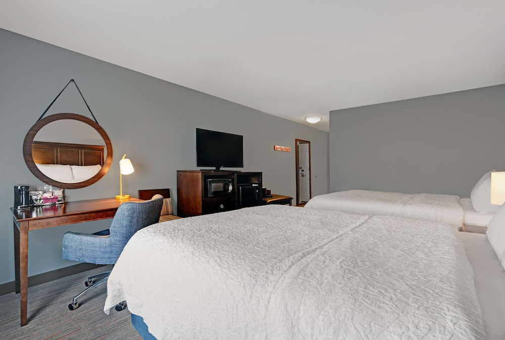 Room, 2 Queen Beds, Accessible, Non Smoking - Photo 1