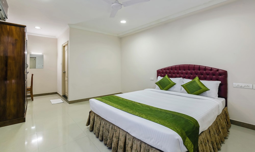 Deluxe Room, 1 Queen Bed, Non Smoking