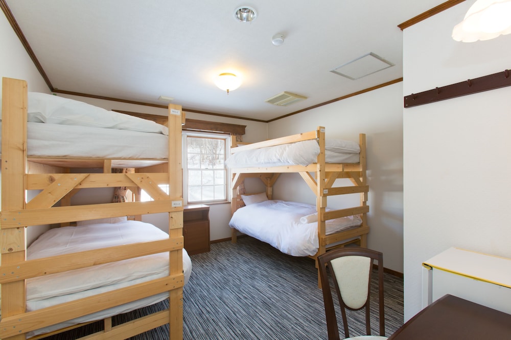 4 Bed Bunk Room (Snowgum Lodge) photo 3