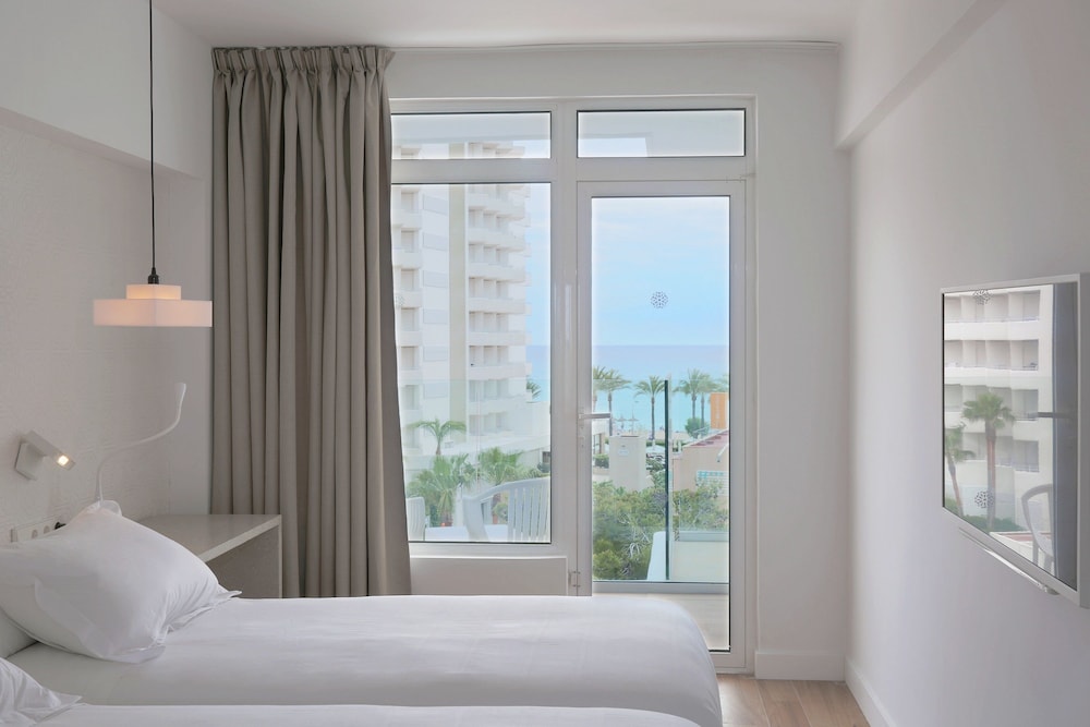 Double Room Single Use, Partial Sea View - Photo 1