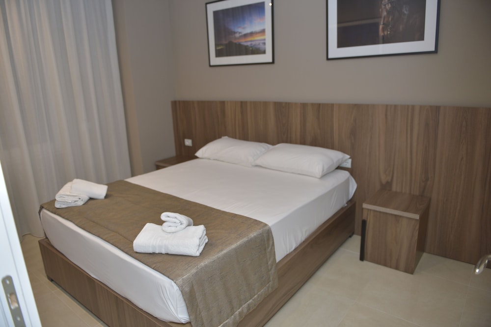 Standard Double or Twin Room photo 1