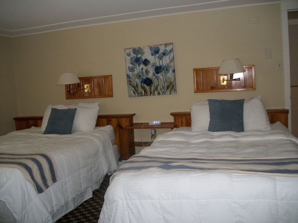 Room, 2 Bedrooms, Balcony (Annex 27)