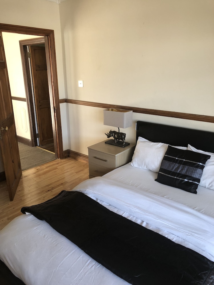 Superior Apartment, 4 Bedrooms, Non Smoking photo 3
