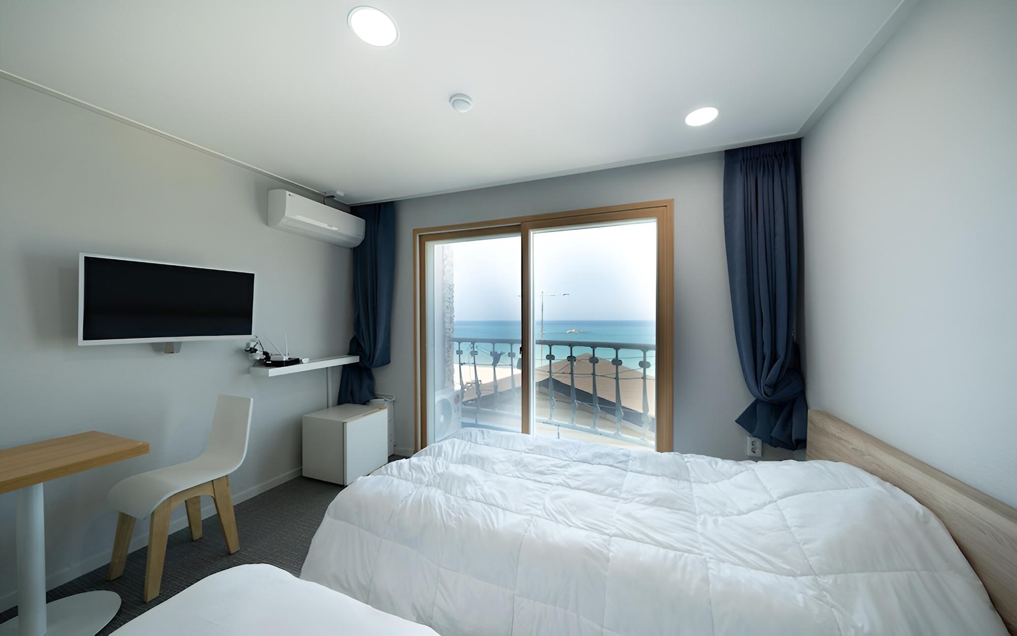 Room (Standard Twin) - Photo 1