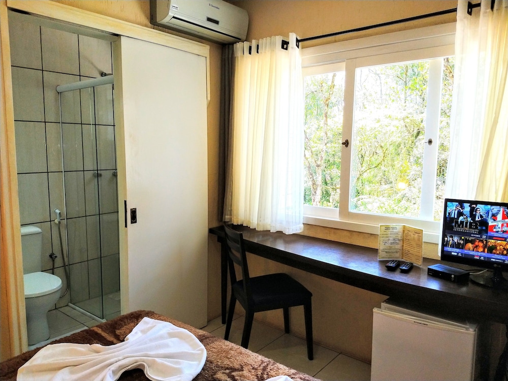 Deluxe Triple Room photo 3
