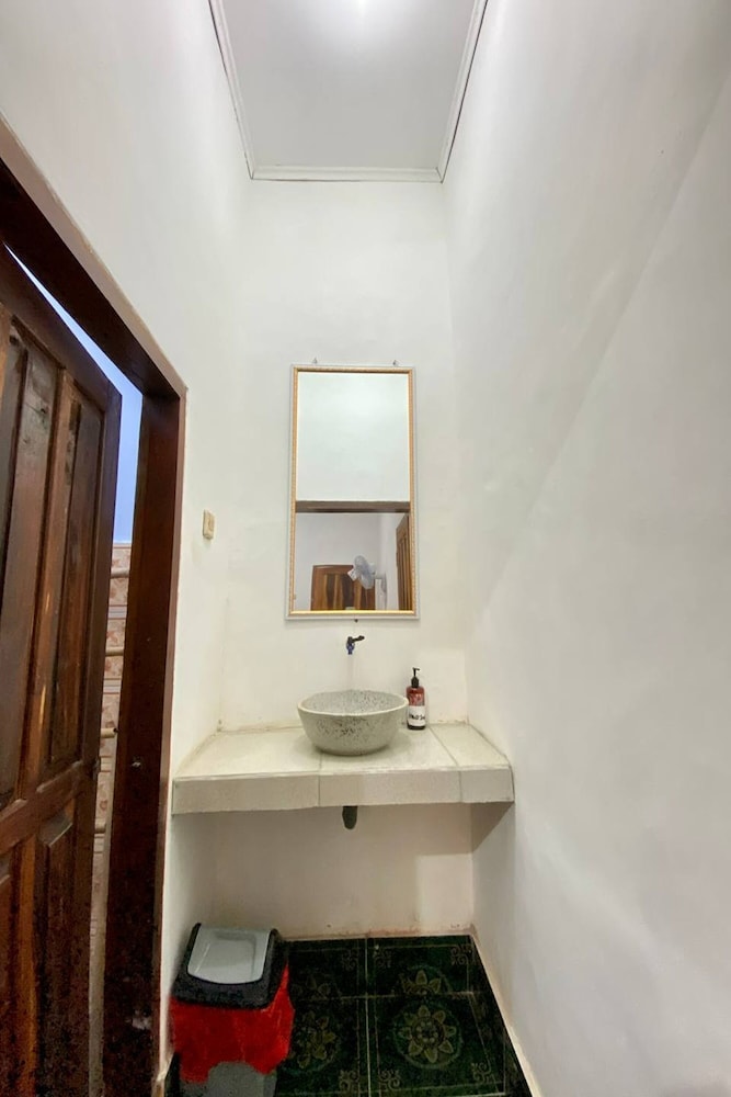 Standard Double Room with AC - Photo 4