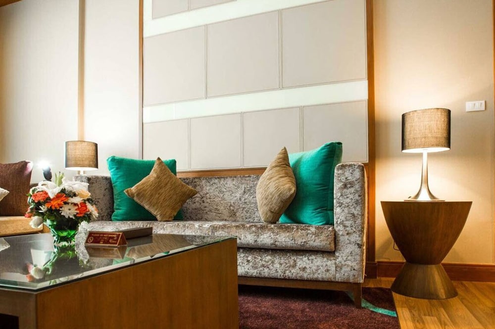 Deluxe Suite photo 3