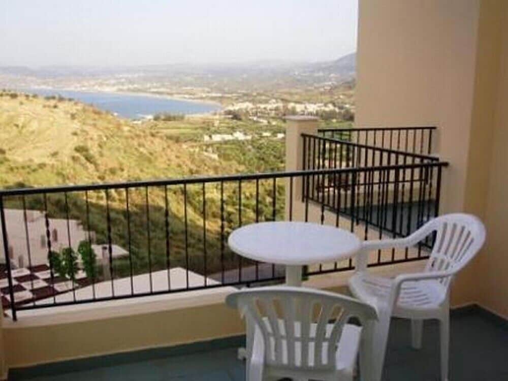 Basic Studio, 2 Twin Beds, Sea View photo 2