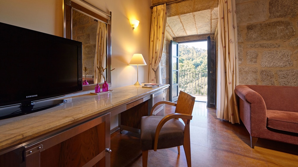 Standard Single Room, Bathtub