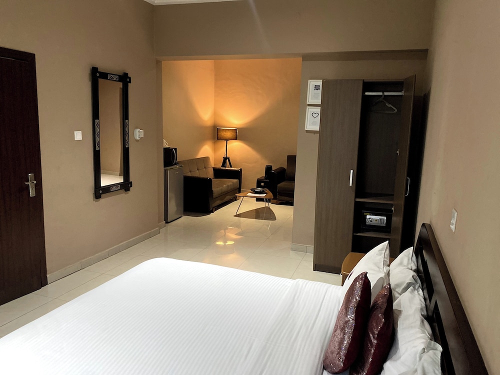 Deluxe Studio, 1 Queen Bed
