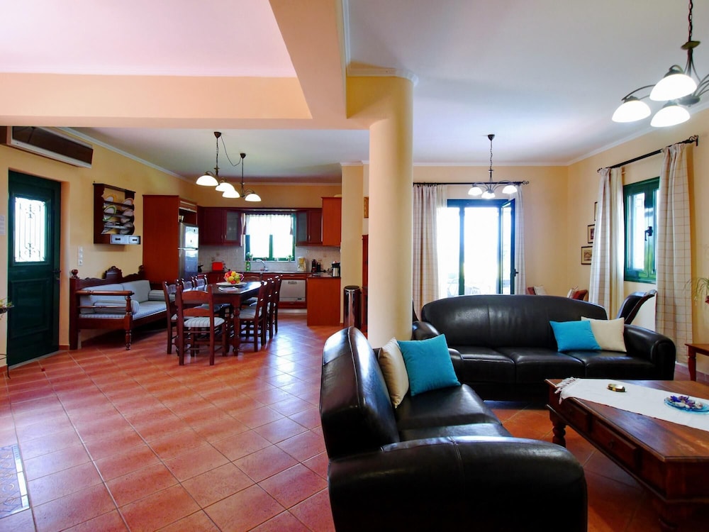 Villa photo 1