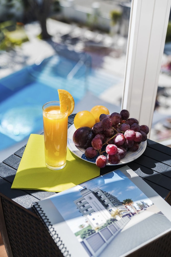 Superior Double or Twin Room, Terrace, Pool View - Photo 12