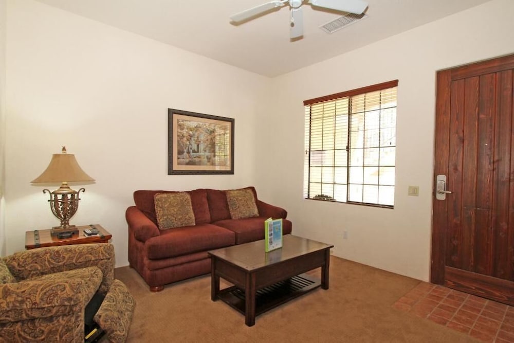 Standard Condo photo 1