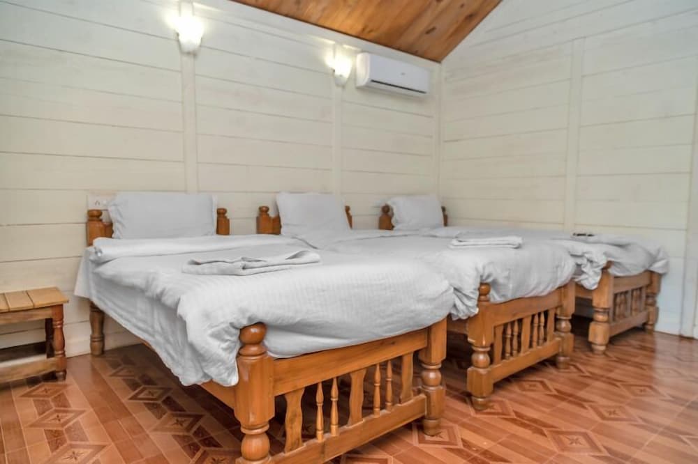 Triple Room, 1 Bedroom, Garden View