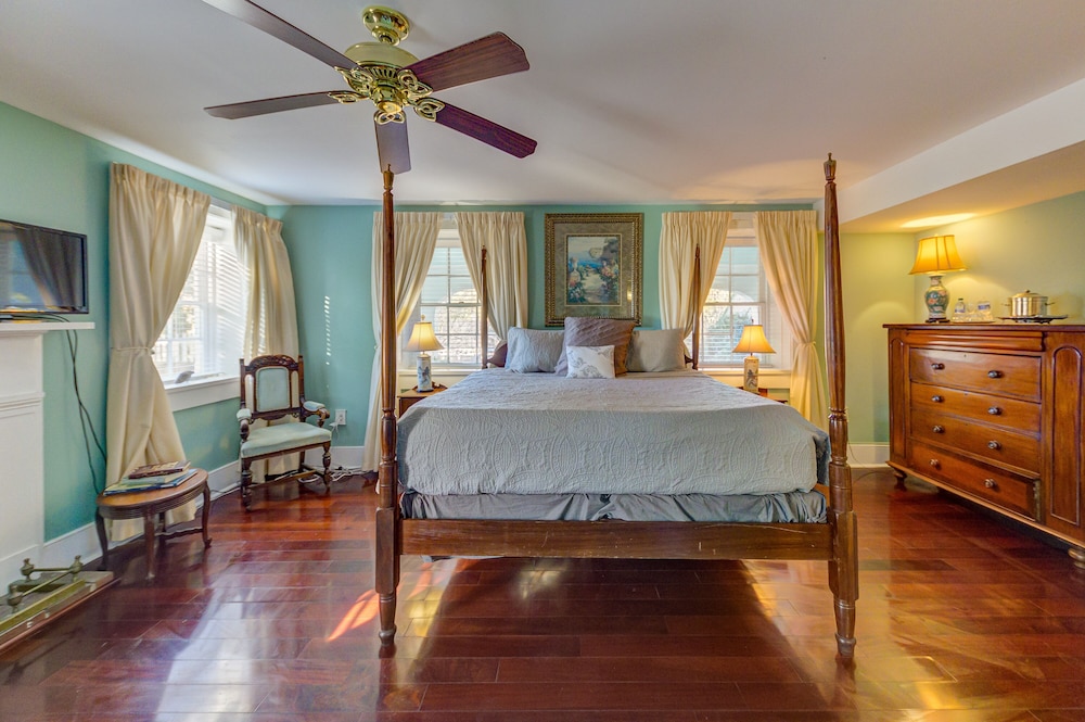 Camellia Room photo 1