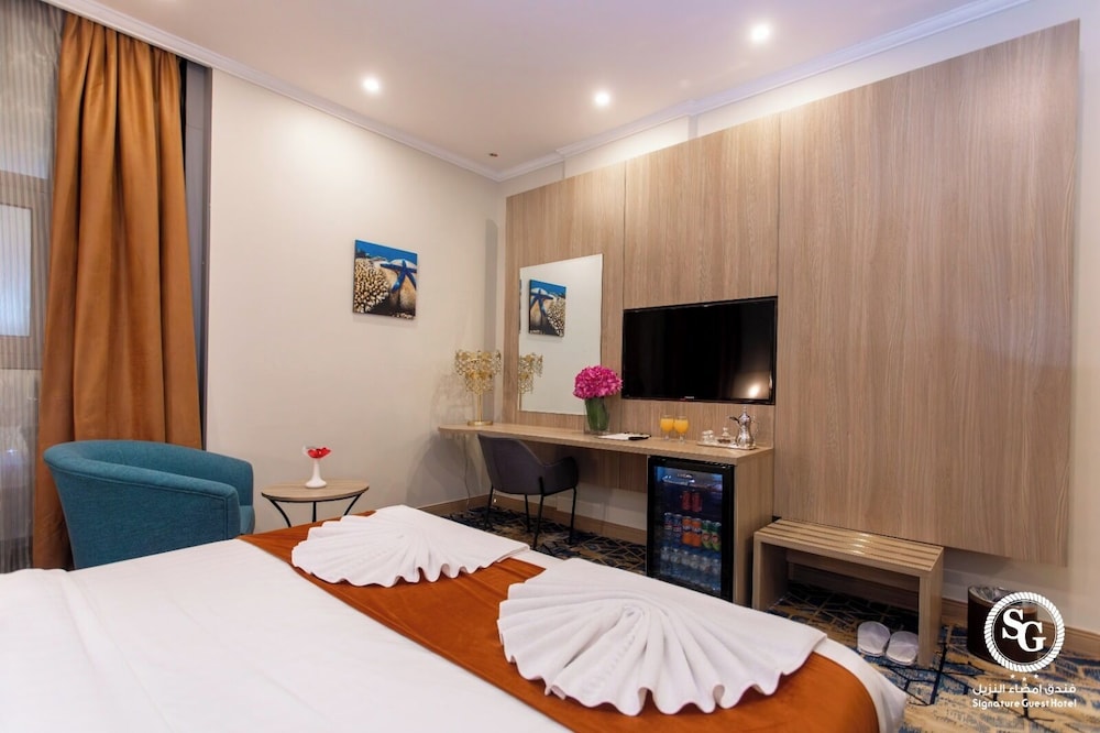 Deluxe Double Room Single Use, 1 King Bed - Photo 6
