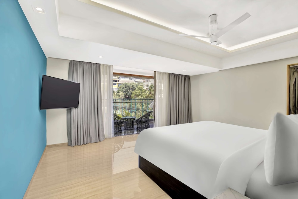 Junior Suite, Balcony, Pool View - Photo 4