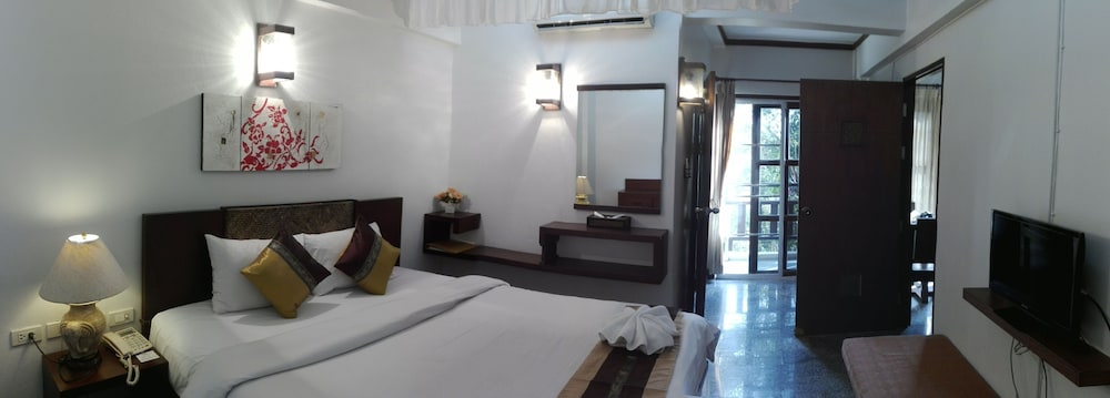 Family Room - Photo 3