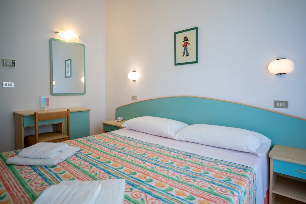 Standard Double Room - Photo 5